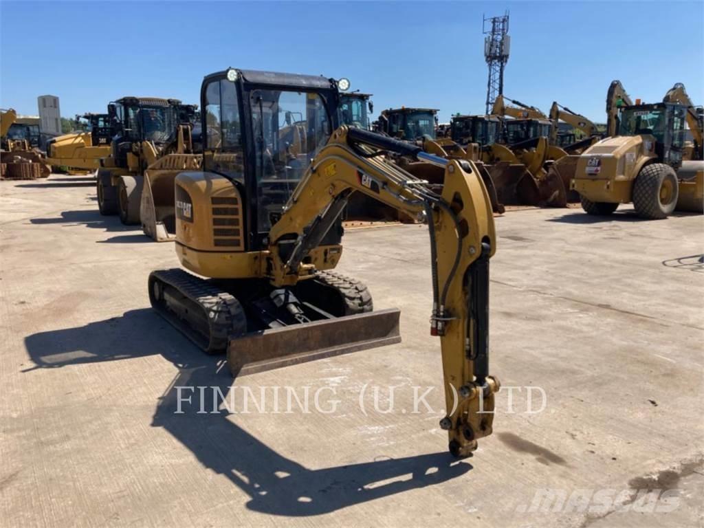 CAT 302.7D CAB Pásové rýpadlá