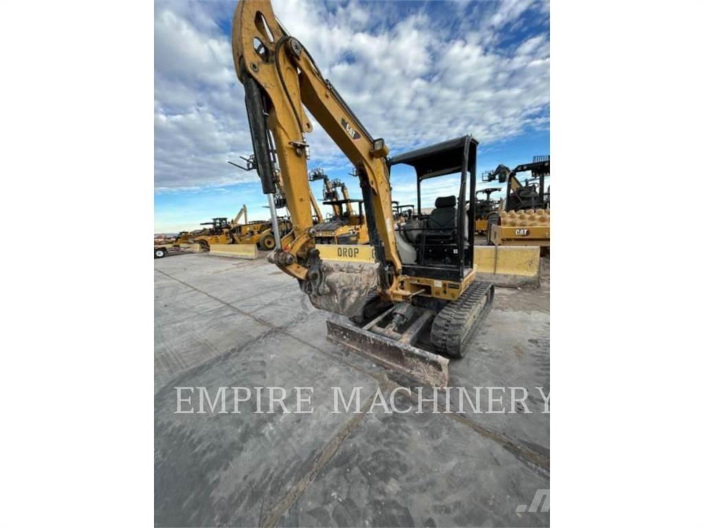 CAT 302.7D CR Pásové rýpadlá
