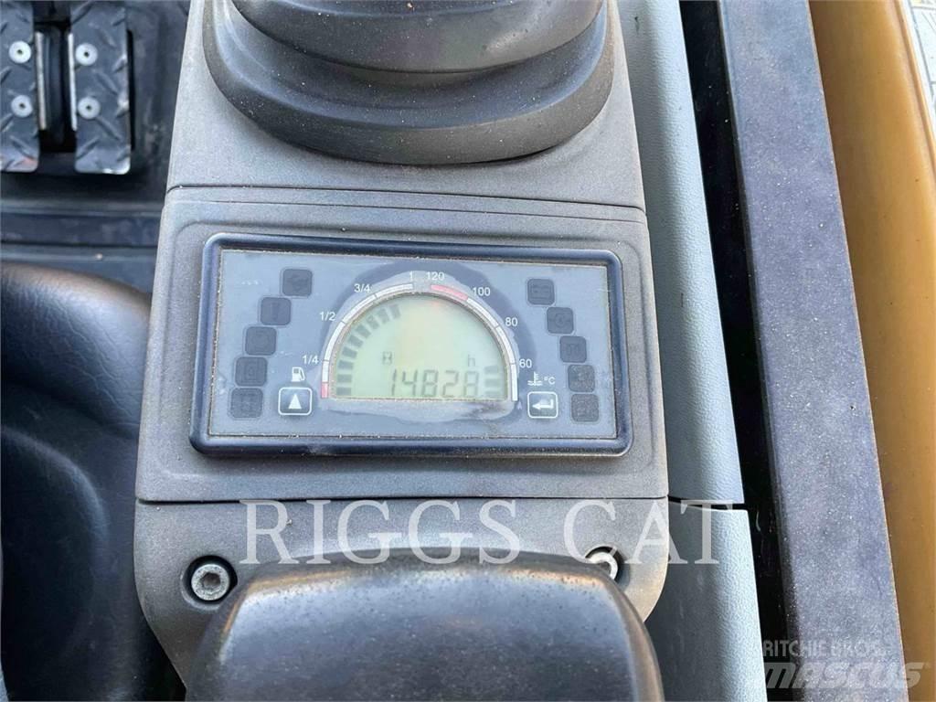 CAT 302.7DCR Pásové rýpadlá