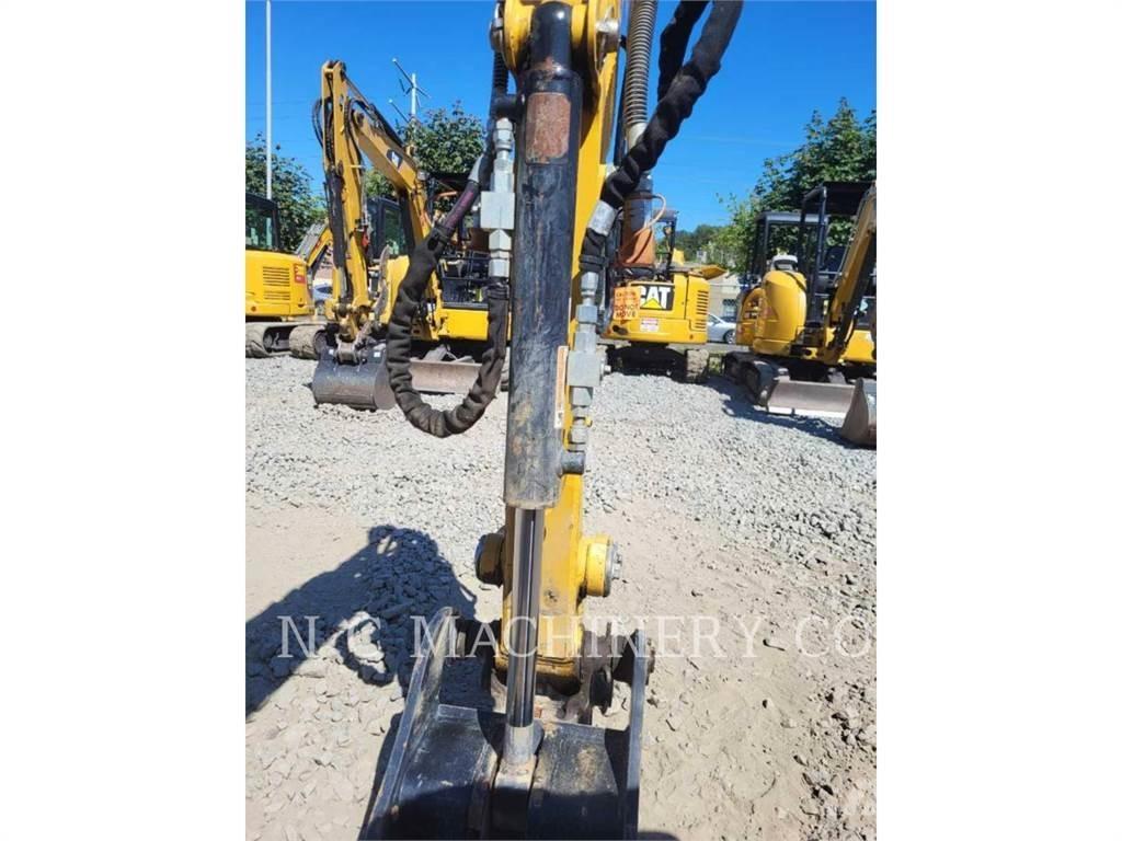 CAT 302.7DCRCN Pásové rýpadlá
