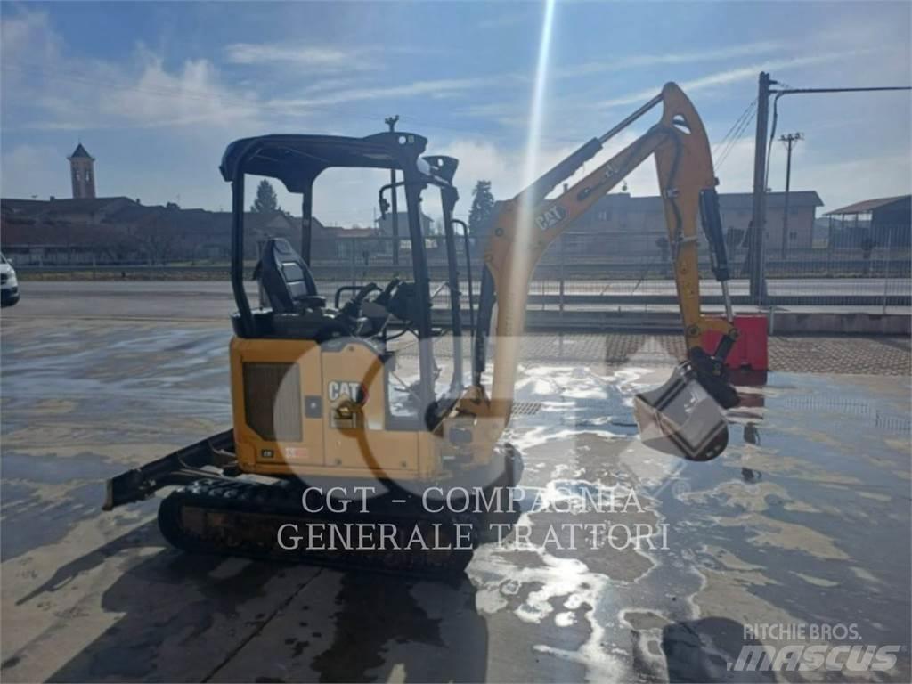 CAT 302 CR Pásové rýpadlá
