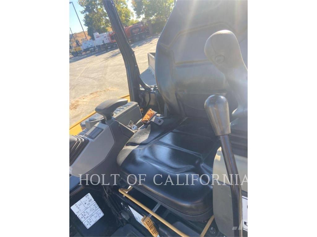CAT 303.5 Pásové rýpadlá