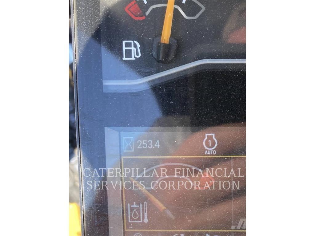 CAT 303.5-07CR Pásové rýpadlá