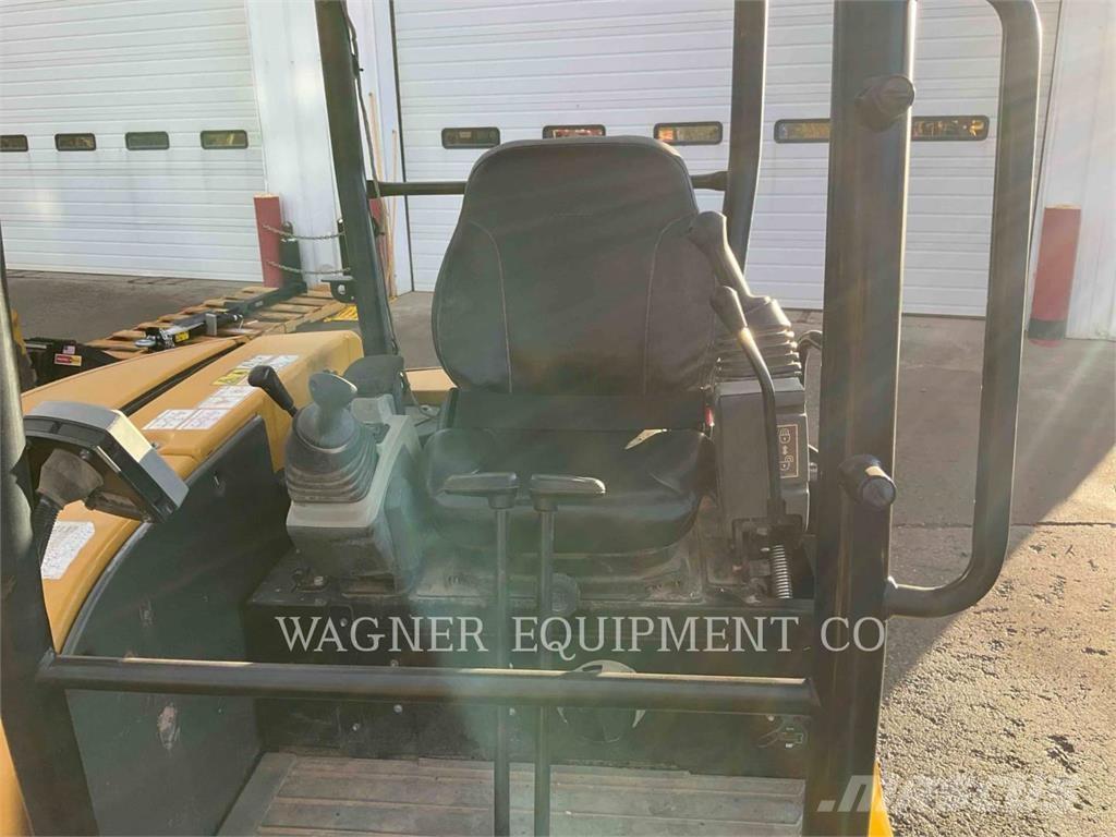 CAT 303.5E2 Pásové rýpadlá