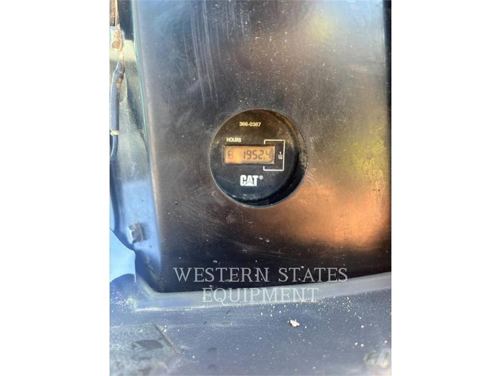 CAT 303.5E2 Pásové rýpadlá