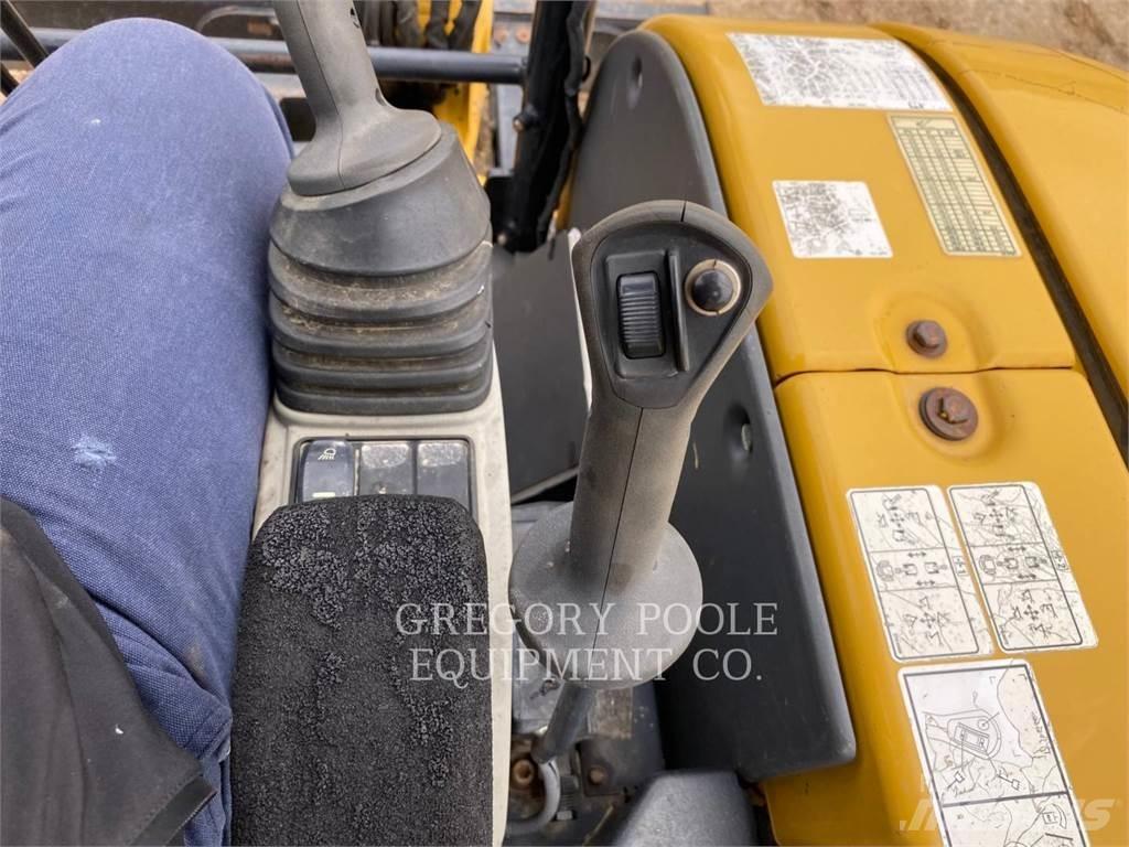 CAT 303.5E2CR Pásové rýpadlá