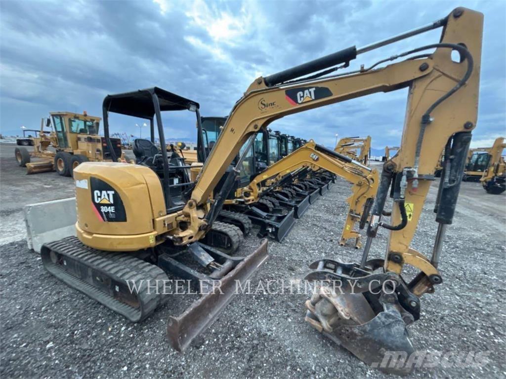 CAT 304E DCA1 Pásové rýpadlá
