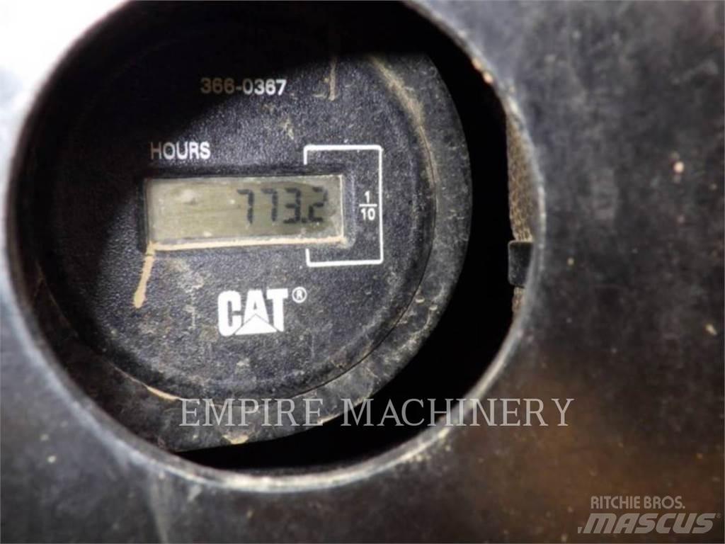 CAT 304E2 Pásové rýpadlá