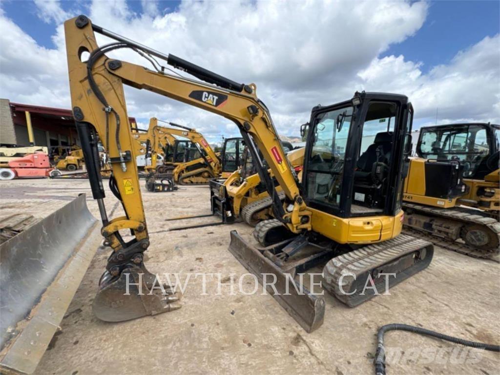 CAT 304E2 CAB Pásové rýpadlá