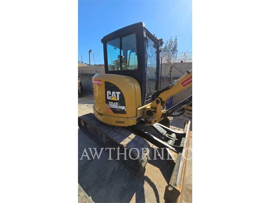 CAT 304E2 CAB Pásové rýpadlá