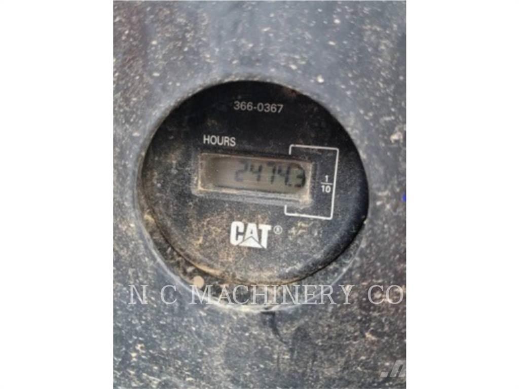 CAT 304E2 CRCB Pásové rýpadlá
