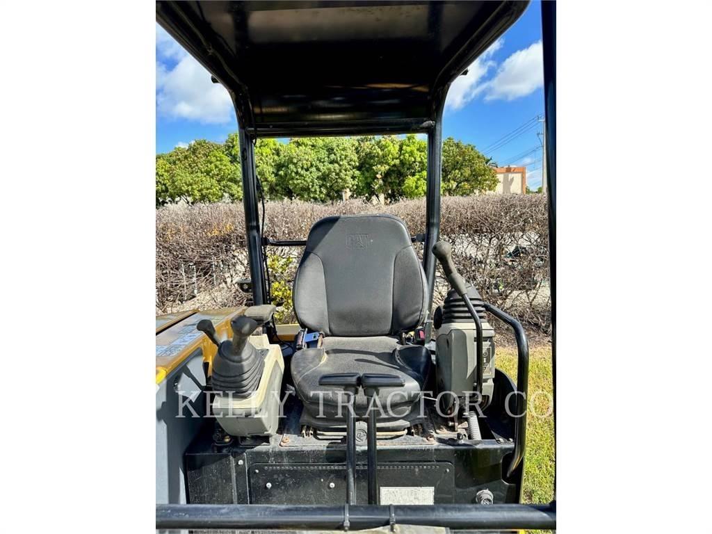 CAT 304E2CR Pásové rýpadlá