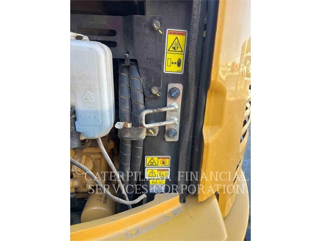 CAT 304E2CR Pásové rýpadlá