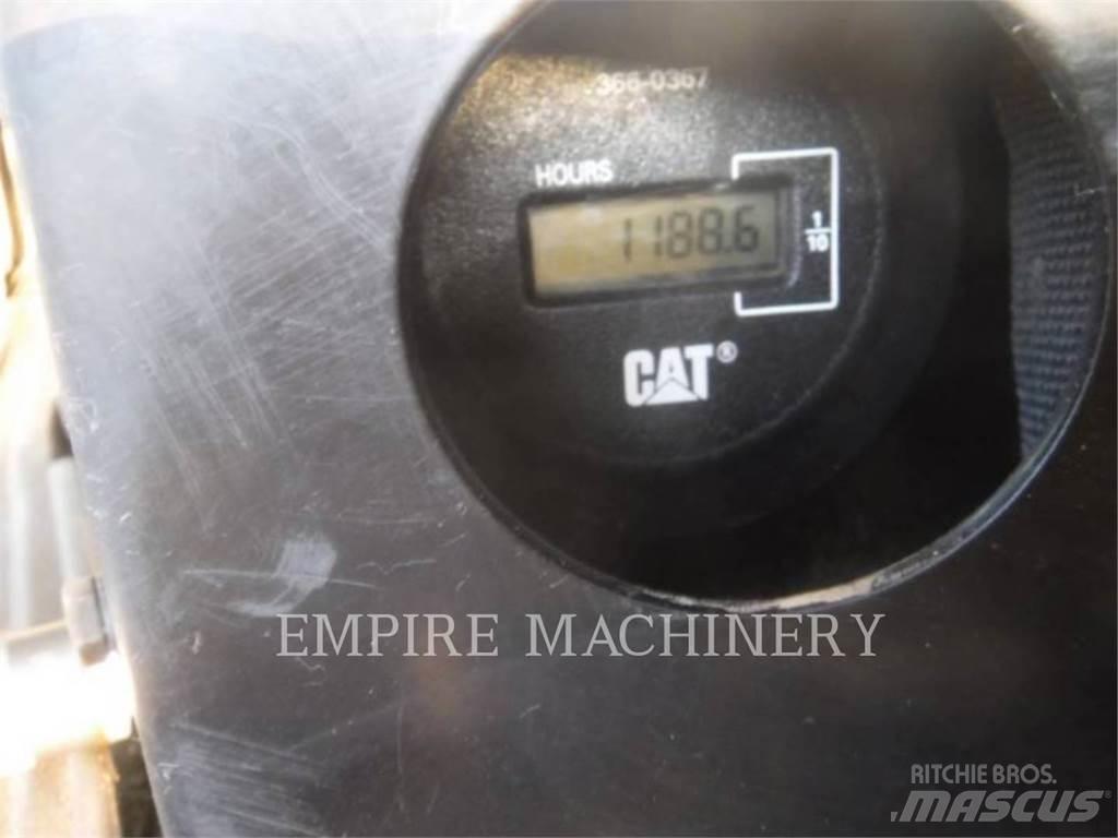 CAT 304E2CR Pásové rýpadlá