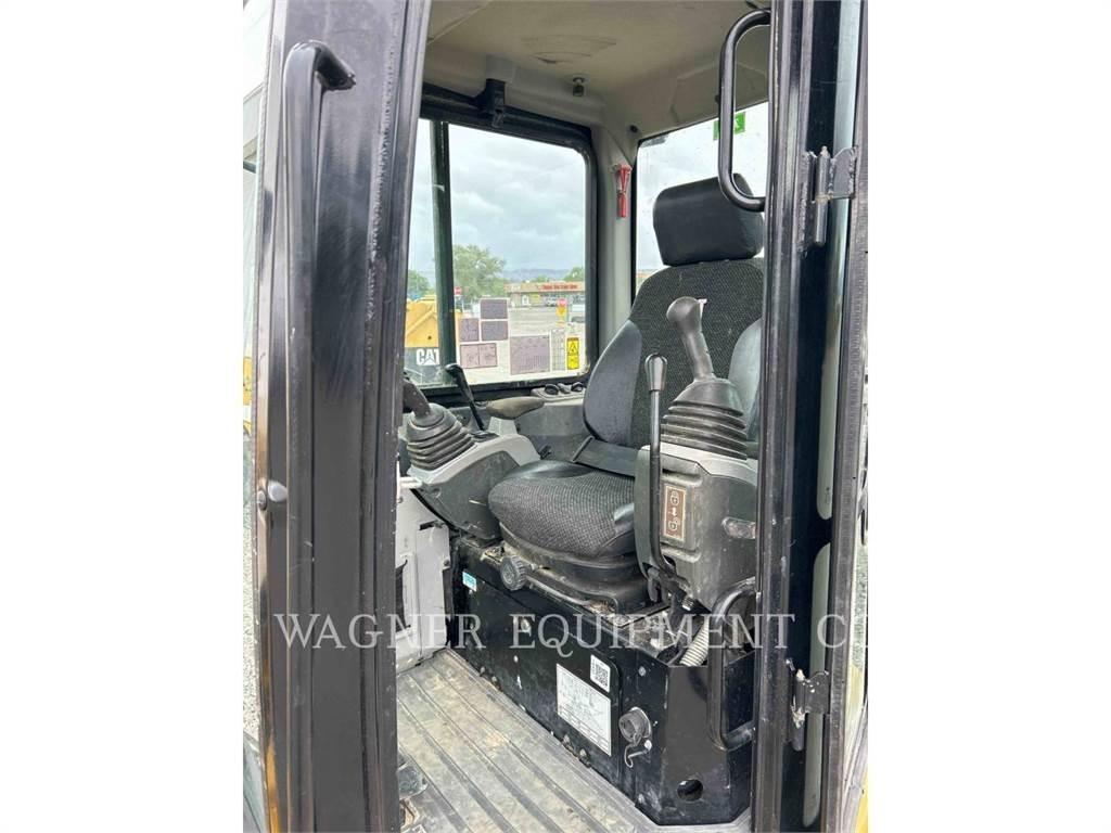 CAT 304E2CR Pásové rýpadlá