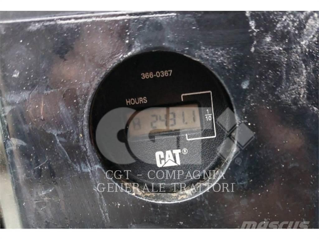 CAT 305.5 E2 Pásové rýpadlá
