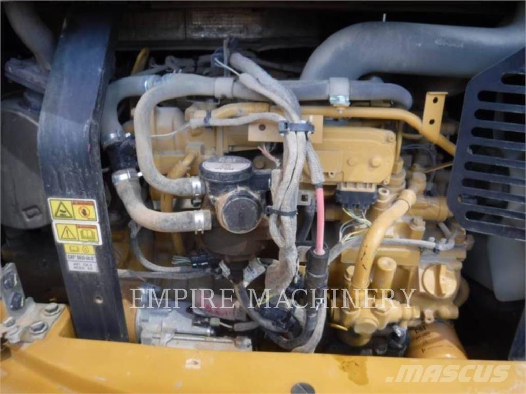 CAT 305.5E2 Pásové rýpadlá