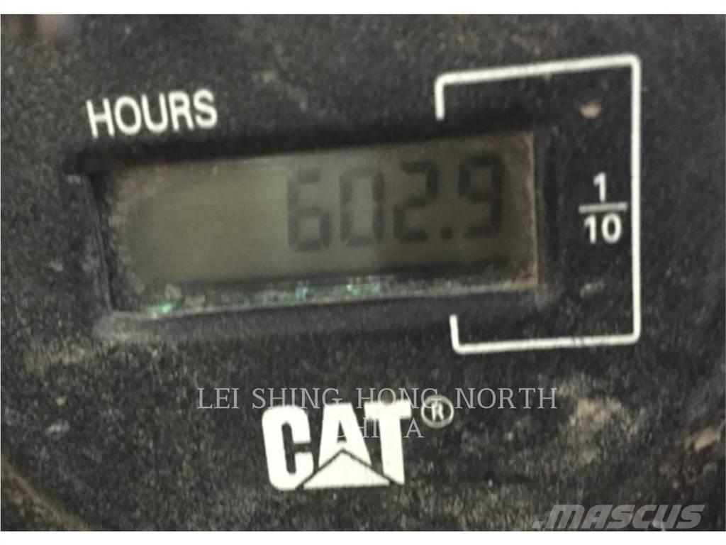 CAT 305.5E2 Pásové rýpadlá