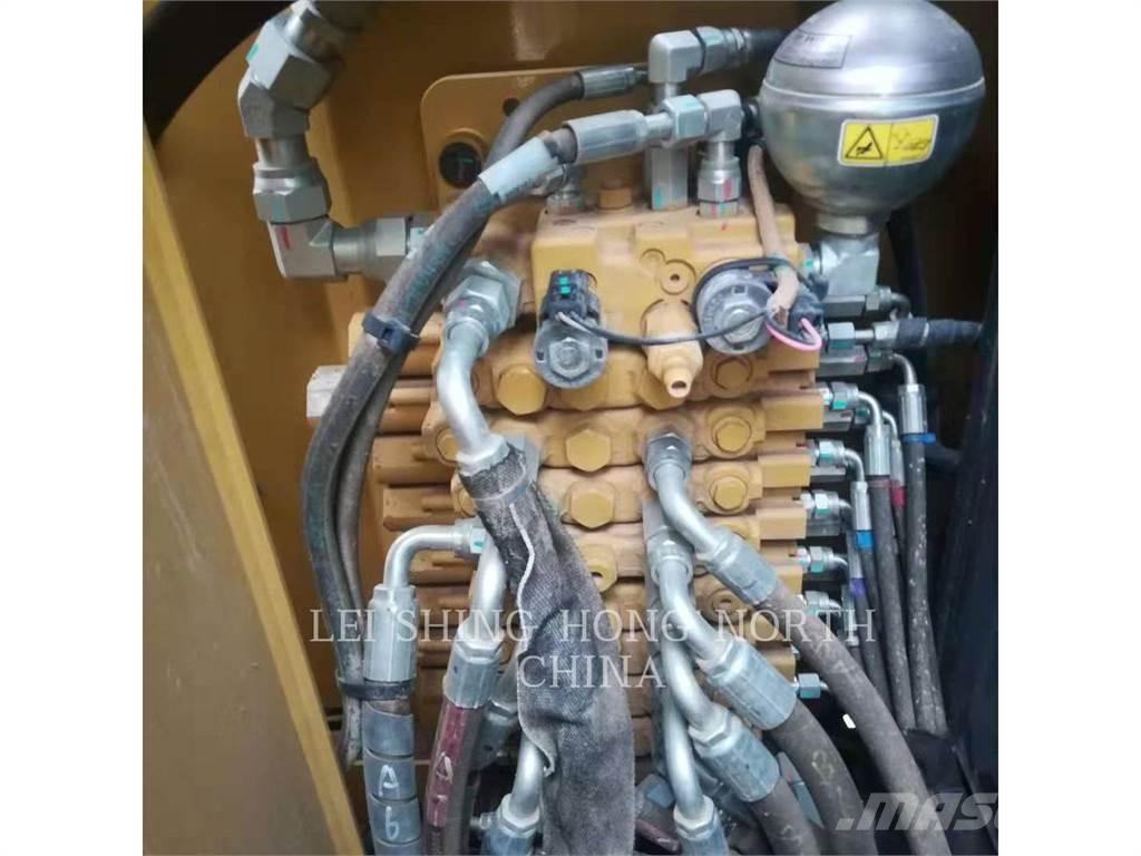 CAT 305.5E2 Pásové rýpadlá