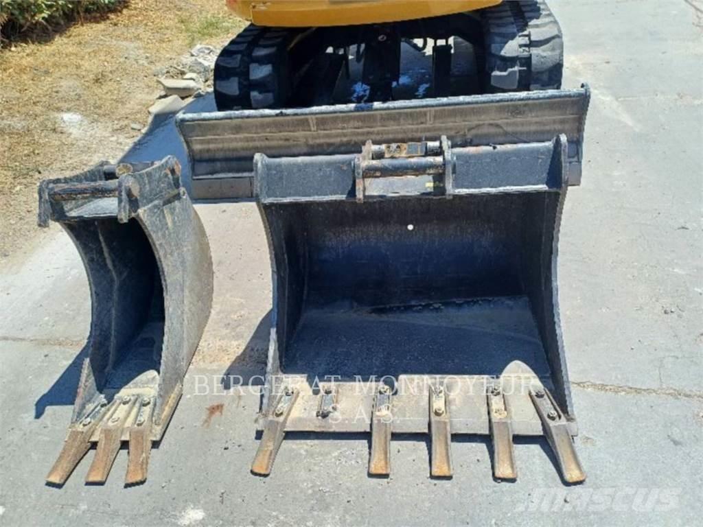 CAT 306 CR Pásové rýpadlá