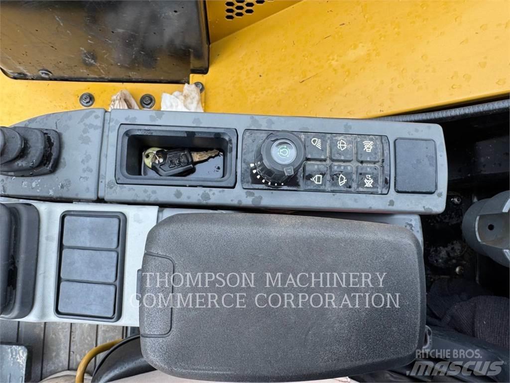CAT 30607CR Pásové rýpadlá