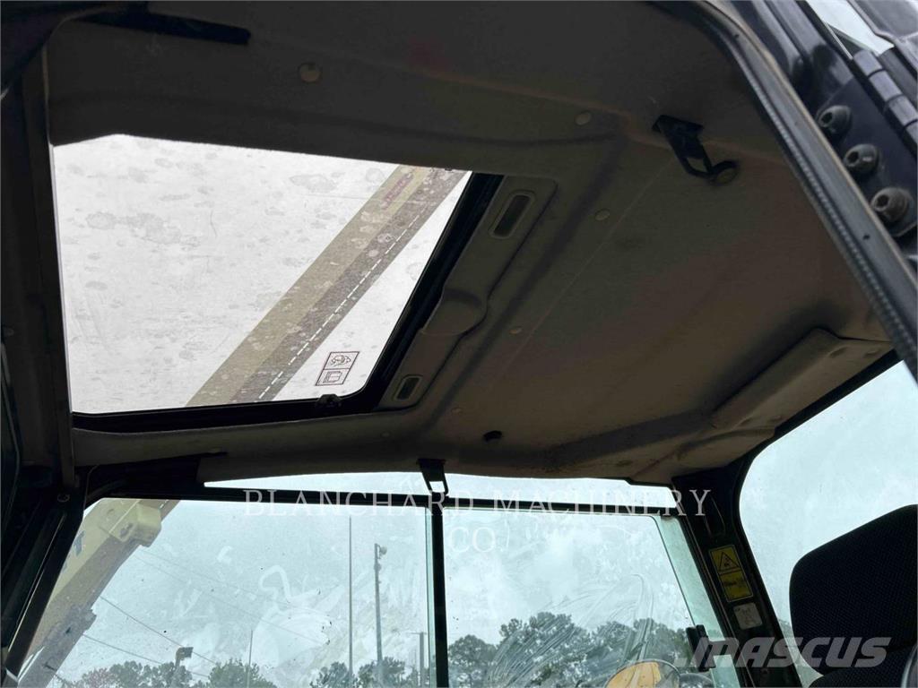 CAT 308CR Pásové rýpadlá