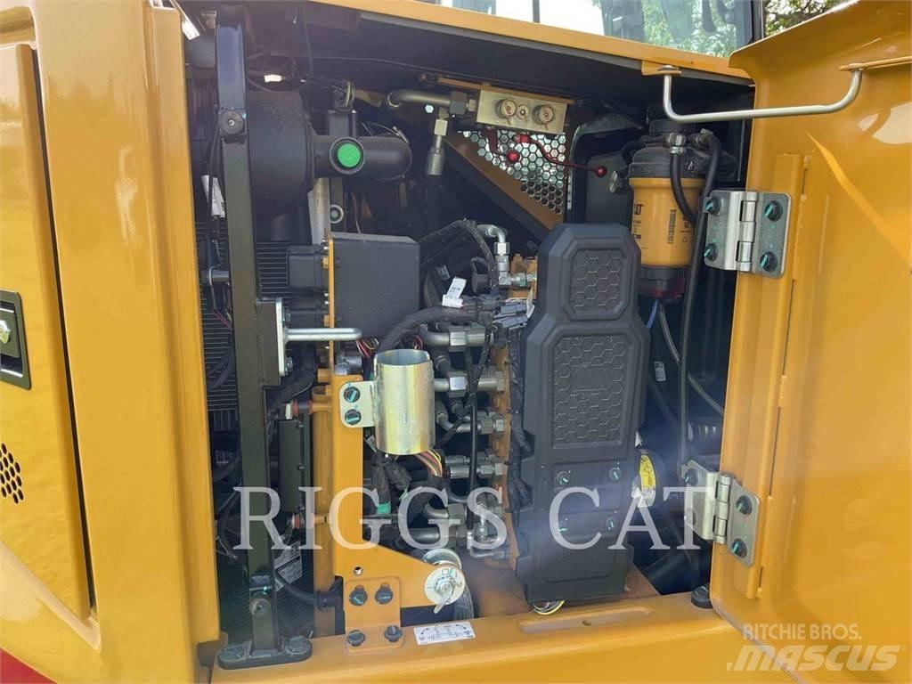 CAT 30907CR Pásové rýpadlá