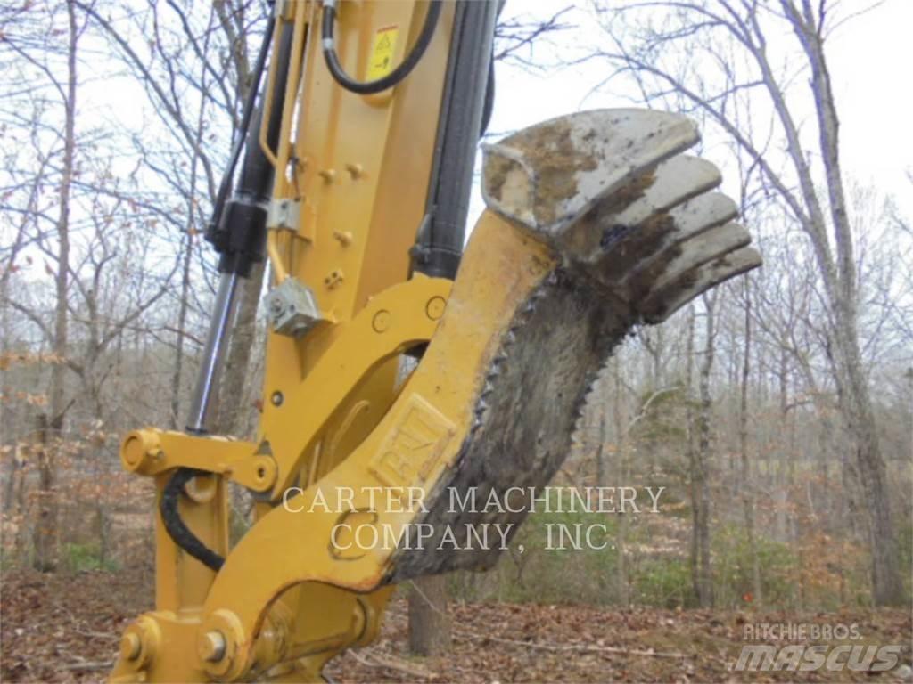 CAT 313-07 Pásové rýpadlá