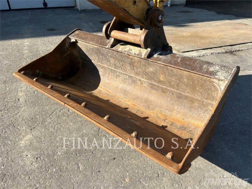 CAT 318F Pásové rýpadlá