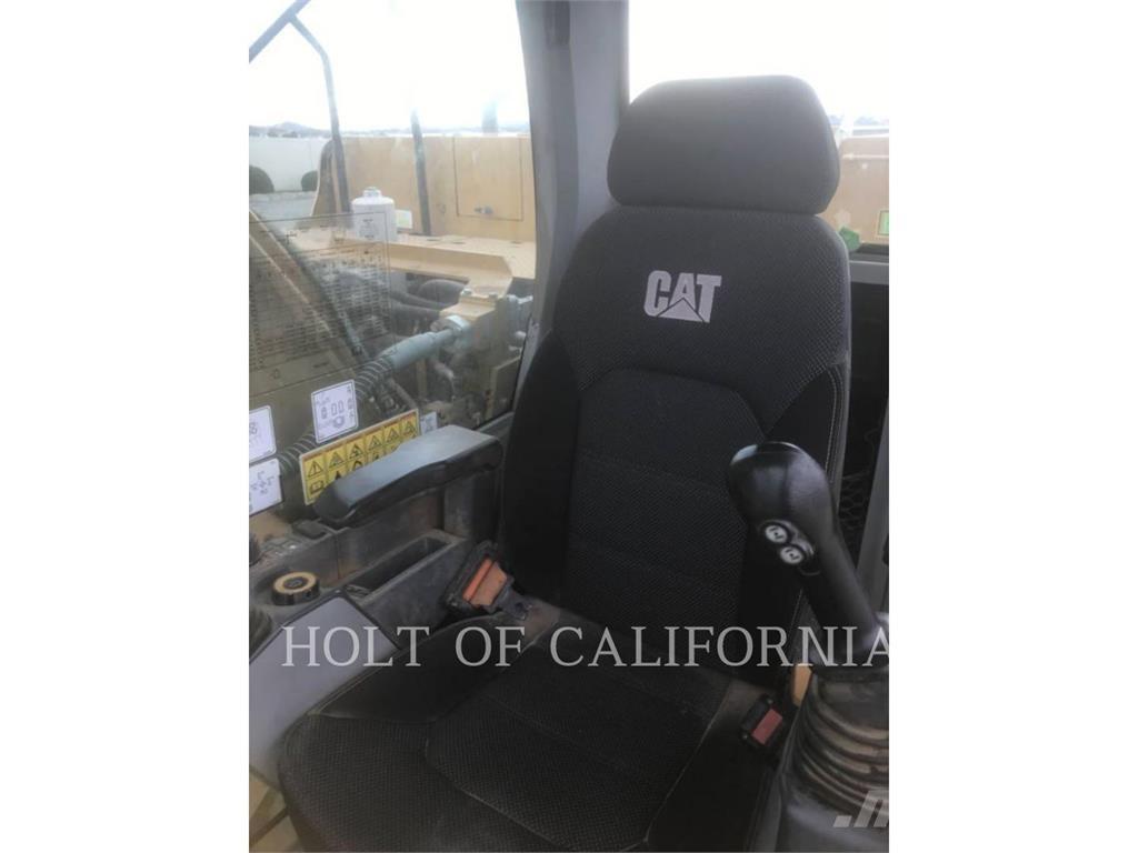 CAT 320 Pásové rýpadlá