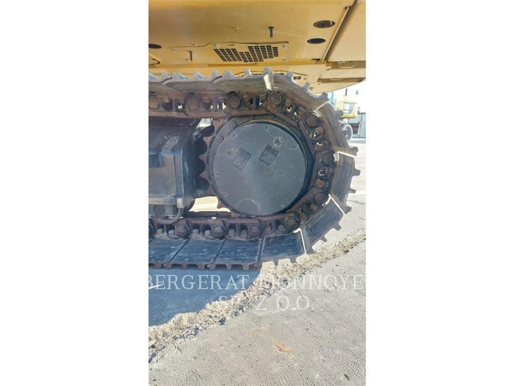 CAT 320 Pásové rýpadlá