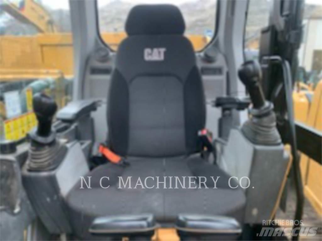 CAT 320 Pásové rýpadlá