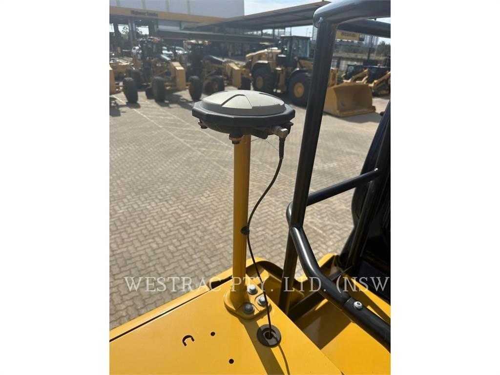 CAT 320-07 Pásové rýpadlá