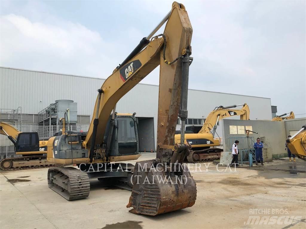CAT 320D2 Pásové rýpadlá