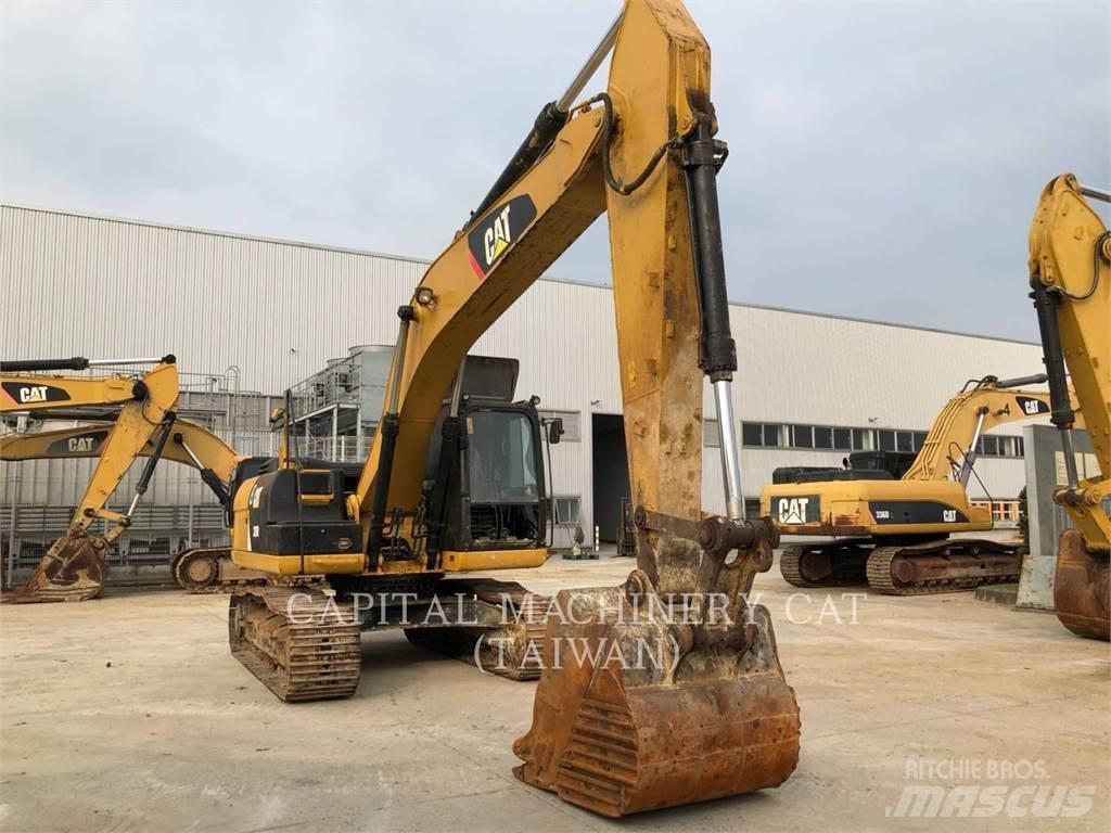 CAT 320D2 Pásové rýpadlá