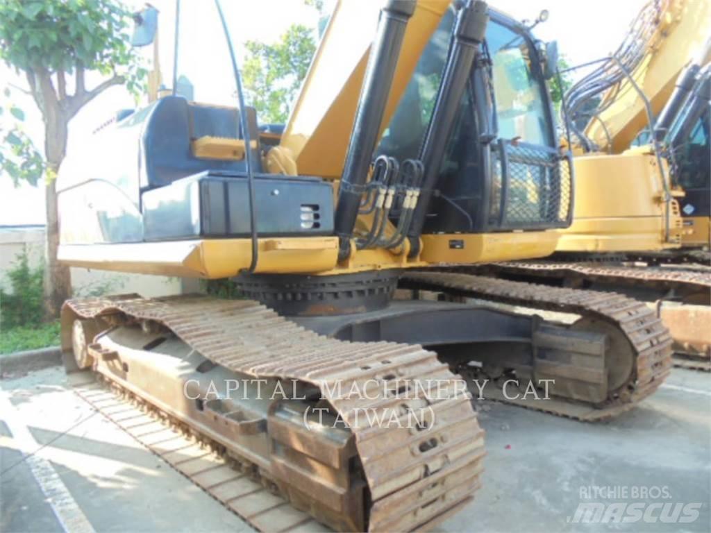 CAT 320D2 Pásové rýpadlá