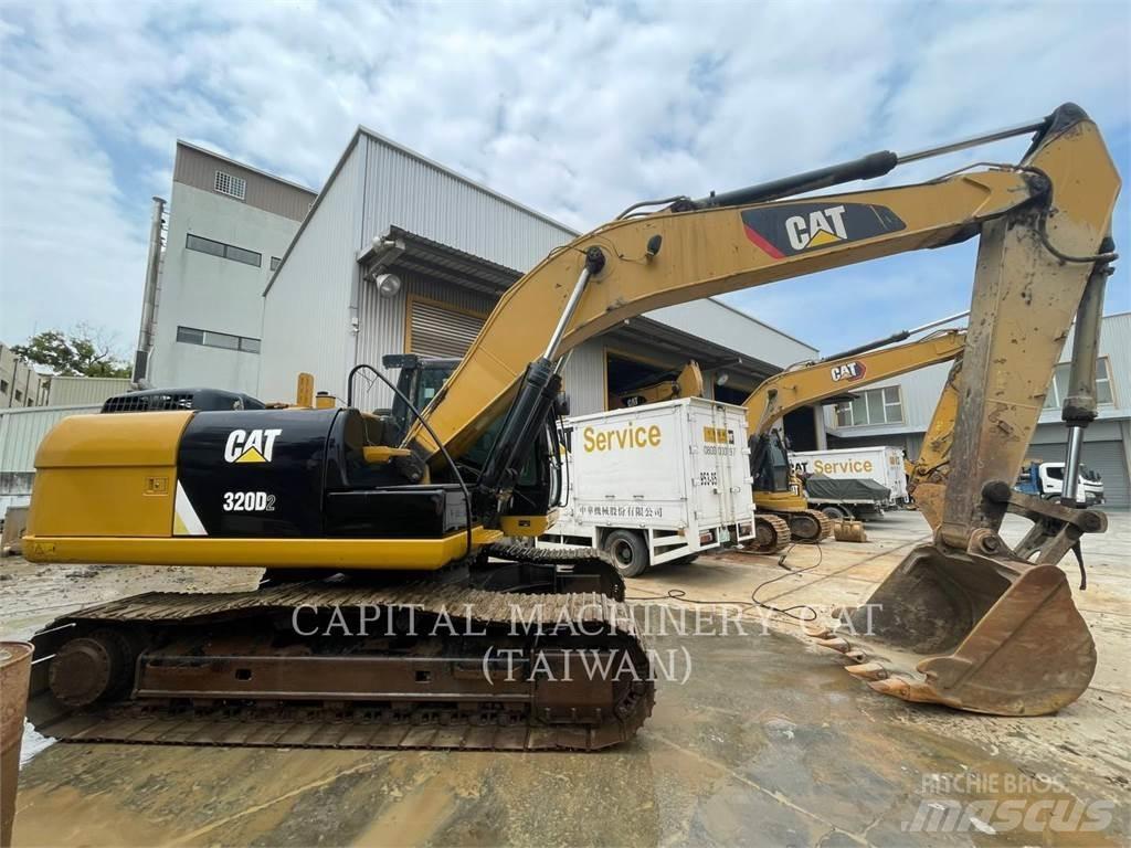 CAT 320D2 Pásové rýpadlá