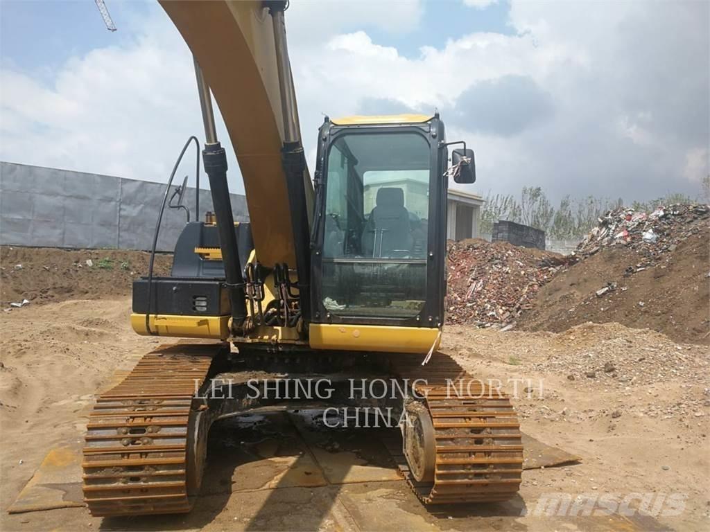 CAT 320D2 Pásové rýpadlá