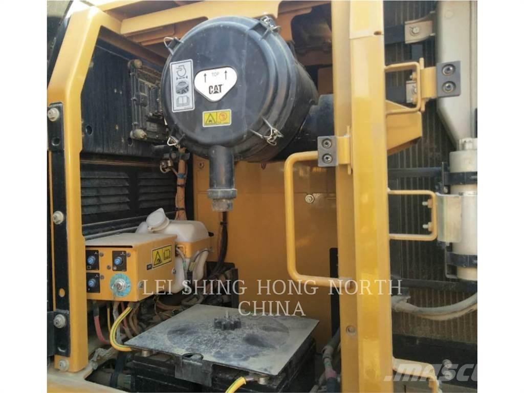 CAT 320D2GC Pásové rýpadlá