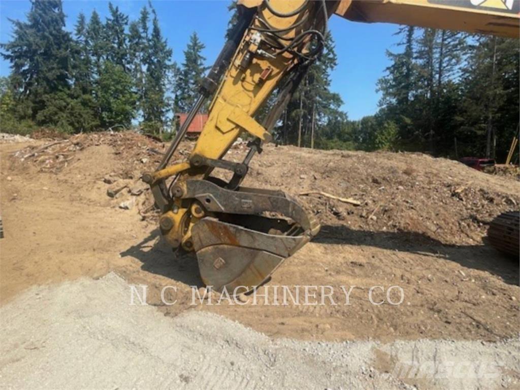 CAT 320E Pásové rýpadlá