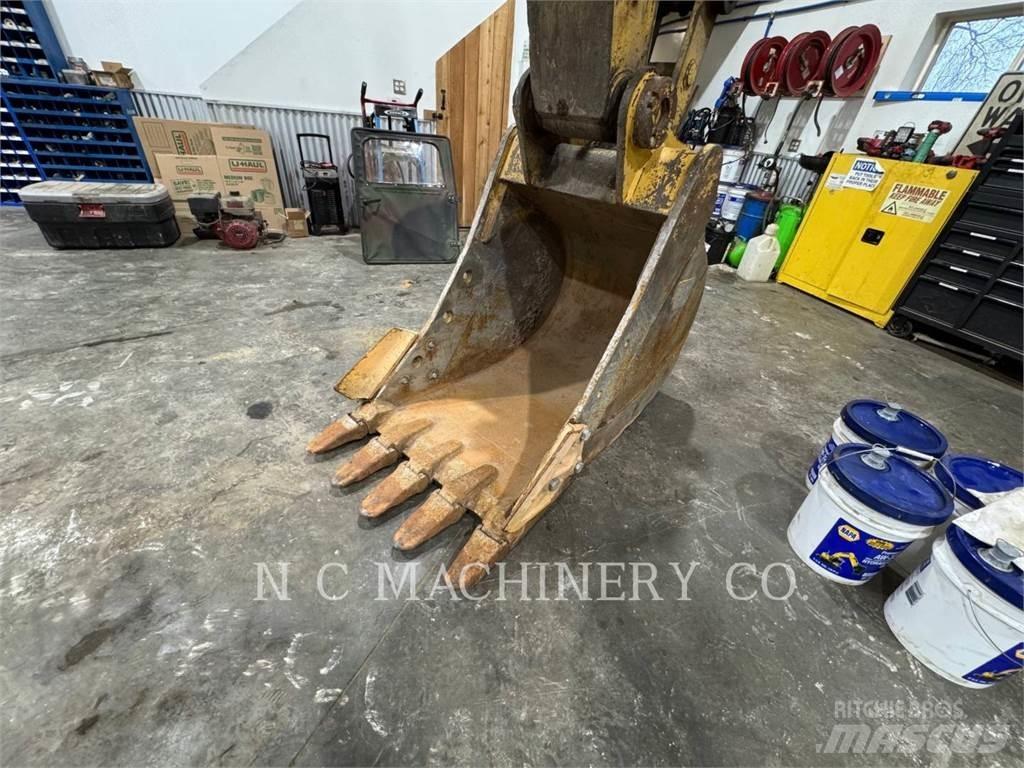 CAT 320L Pásové rýpadlá