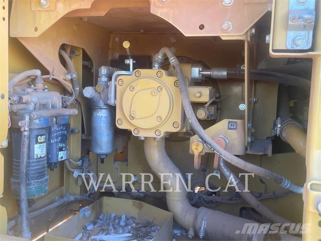 CAT 323 Pásové rýpadlá