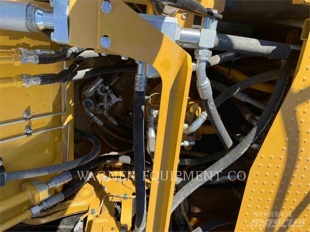 CAT 323 Pásové rýpadlá
