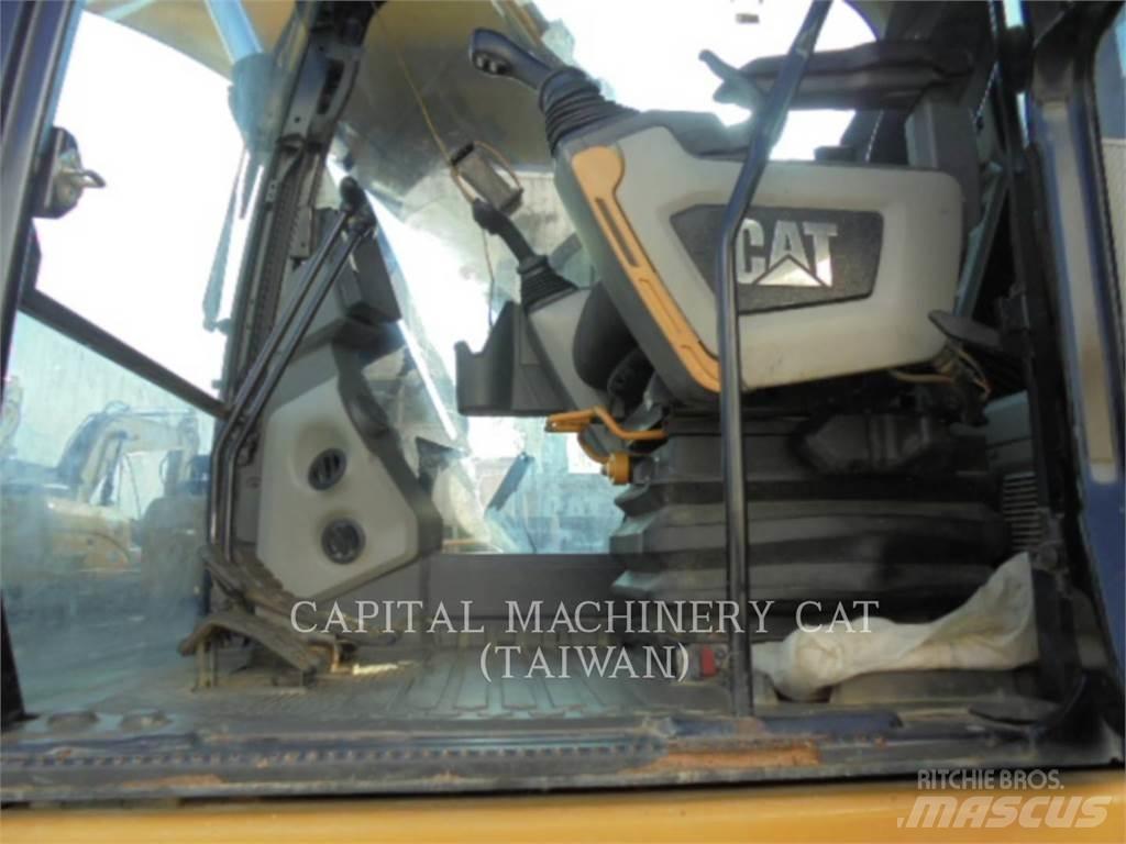 CAT 323-07 Pásové rýpadlá