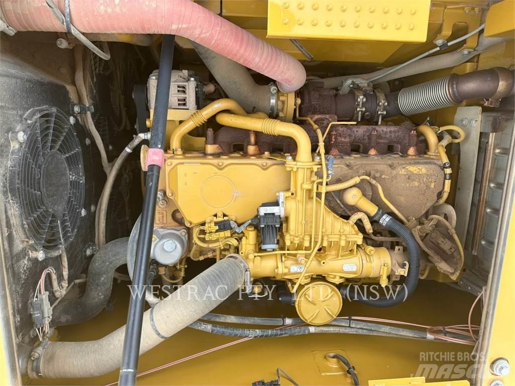CAT 323-07 Pásové rýpadlá