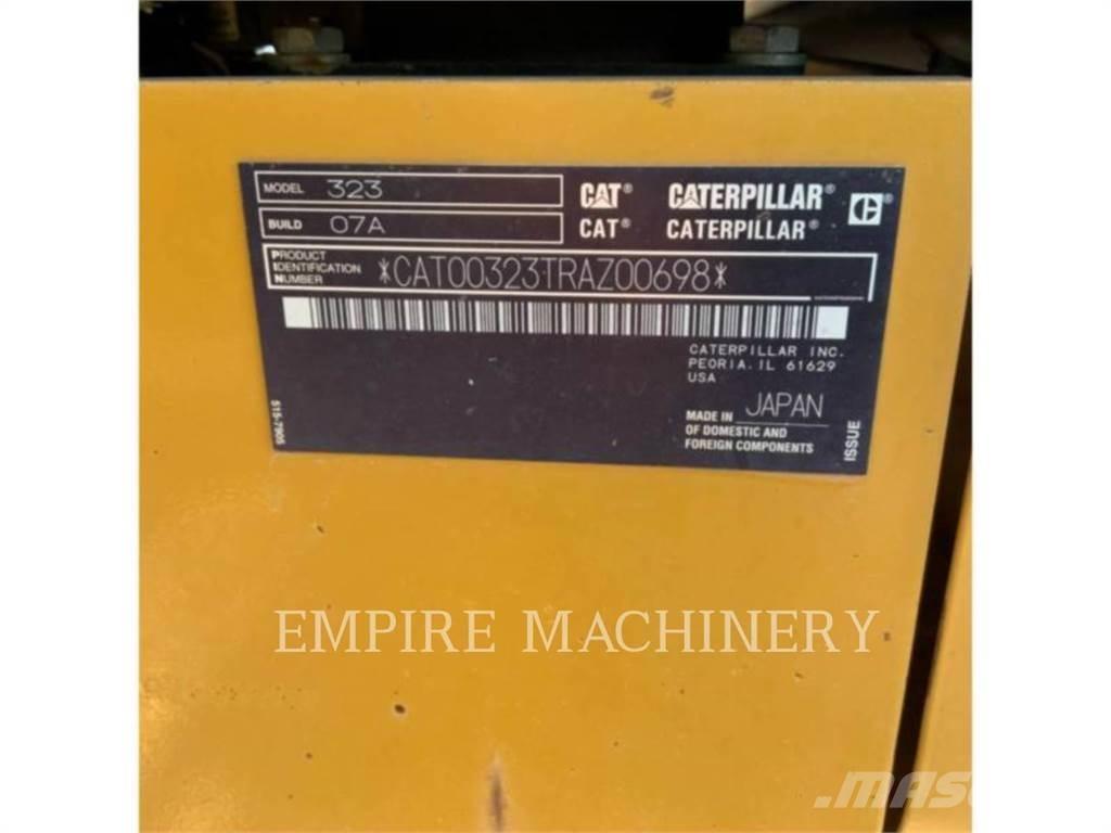 CAT 323-07 Pásové rýpadlá
