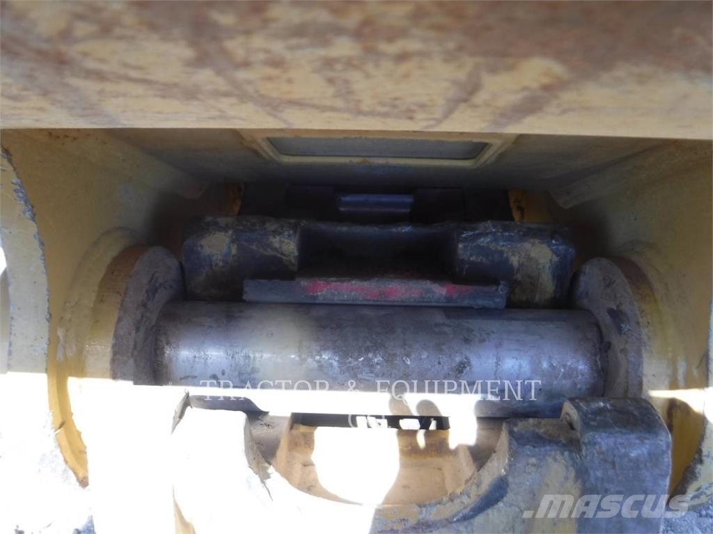 CAT 323-07 Pásové rýpadlá