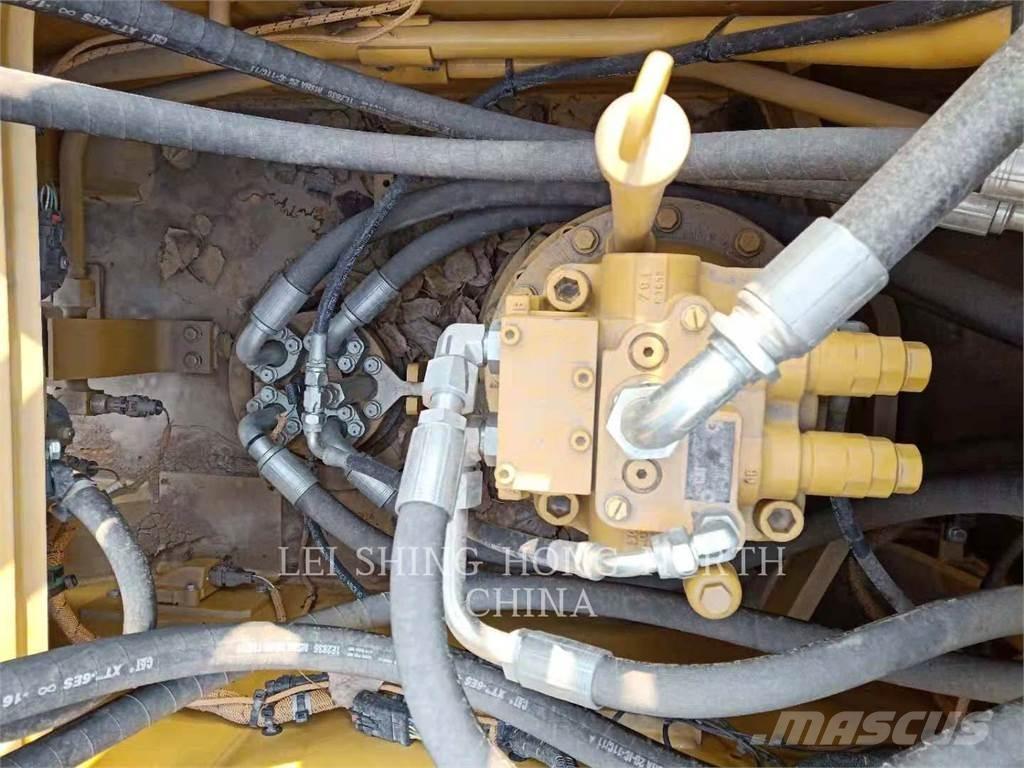 CAT 323-07 Pásové rýpadlá