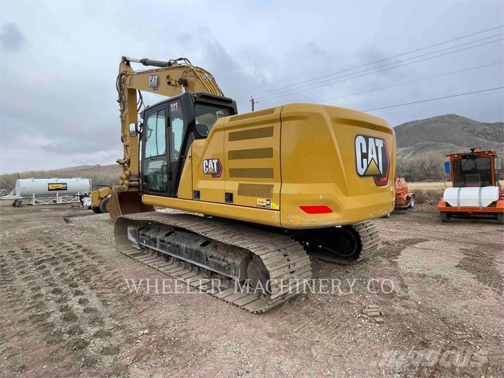 CAT 323 CF Pásové rýpadlá