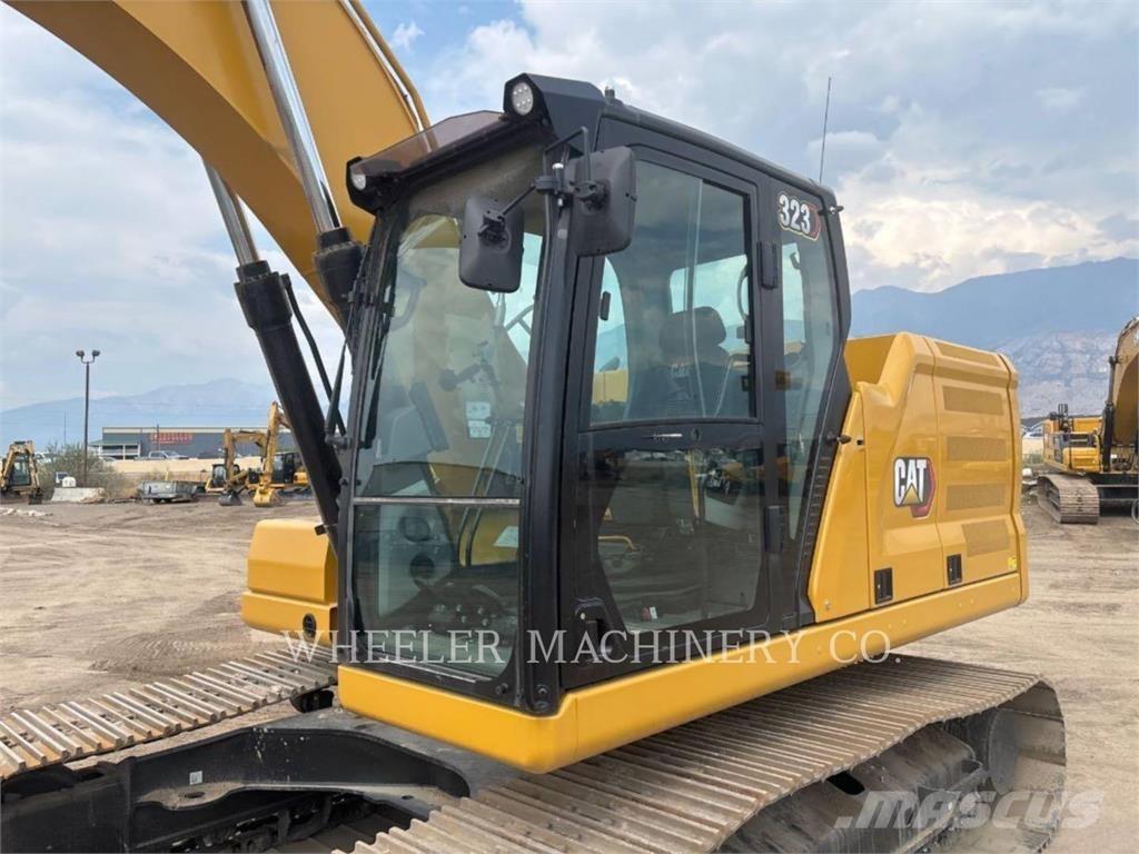 CAT 323 CF Pásové rýpadlá